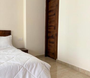 Tapovan Apartamento | 1 BHK Upper Tapovan Eternal Stayz