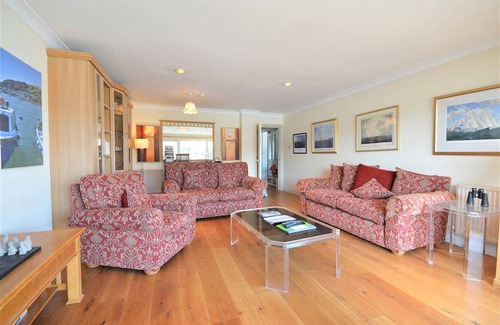 Dartmouth Cabaña | 1 Bight Boatyard