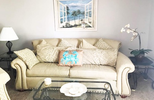 Holmes Beach Casa | 1 Block To Beach! Convenient, Modern, Comfortable, Clean.