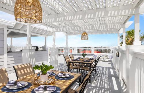 Isle of Palms Casa | 1 Block to Beach Newly Renovated 6BDR w Rooftop Views Sand Dune by AvantStay