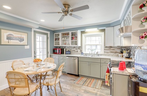 Port Clinton Casa | 1 Block to Beach: Home w/ Hot Tub in Port Clinton!