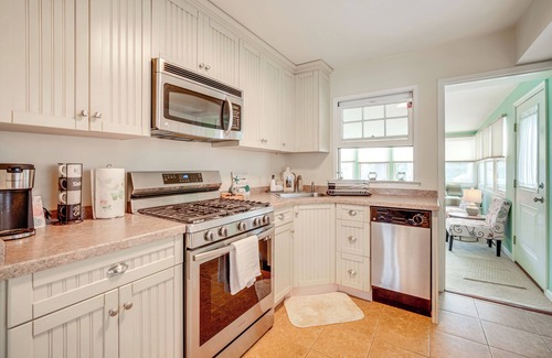 Brigantine Casa | 1 Block to Brigantine Beach: Breezy Home w/ Patio!