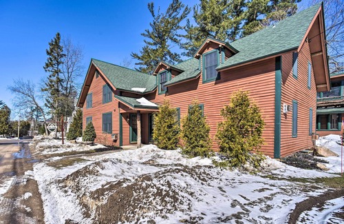 Hillcrest Apartamento | 1 Block to Downtown: Cozy Condo by Mirror Lake