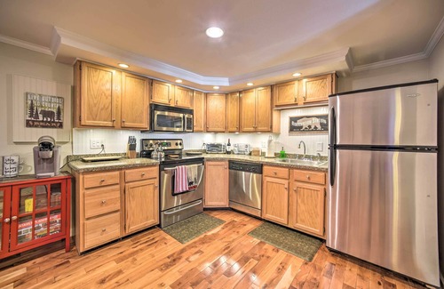 Hillcrest Condominio | 1 Block to Downtown: Cozy Condo by Mirror Lake