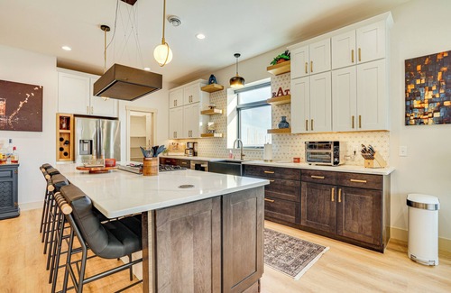 Lake City Condominio | Walk to Lake City Marina: Condo w/ Rooftop Deck!