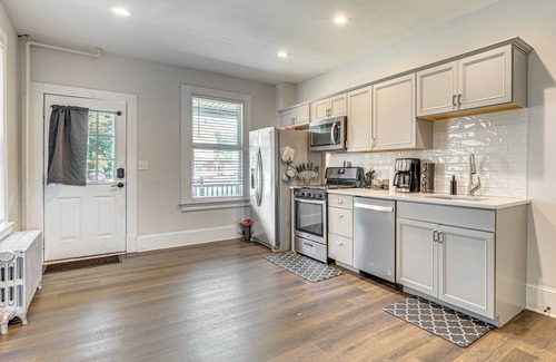 Stroudsburg Casa | 1 Block to Main Street: Dtwn Stroudsburg Townhome!