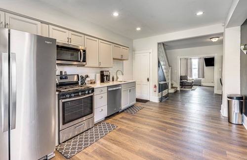 Stroudsburg Casa | 1 Block to Main Street: Dtwn Stroudsburg Townhome!
