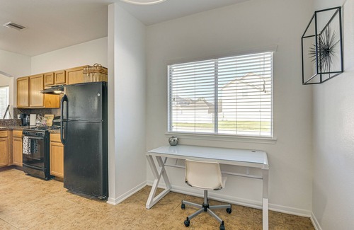 Central Southwest Casa | < 1 Block to Park: Dog-Friendly Home in Houston!