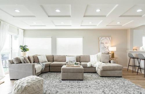 Ocean Beach Apartamento | 1 Block to Sand Stylish 3BR Contemporary Home