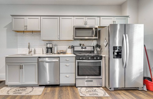 Stroudsburg Casa | 1 Block to Stroudsburg Main St: Chic Townhome