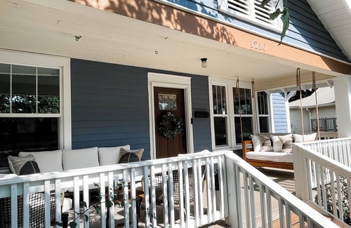 Bloomington Casa | 🔴⚪️ 1 Block to Tailgate Fields 🔴⚪️ Hot Tub Fire Pit - Private Yard - Grill