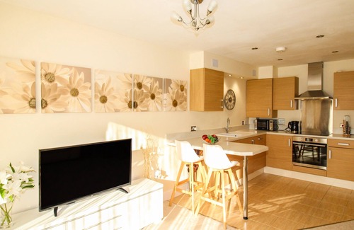 Southbourne Cabaña | 1 BLUE WATERS, country holiday cottage, with a garden in Southbourne