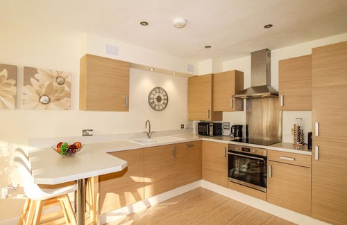 Southbourne Cabaña | 1 BLUE WATERS, country holiday cottage, with a garden in Southbourne