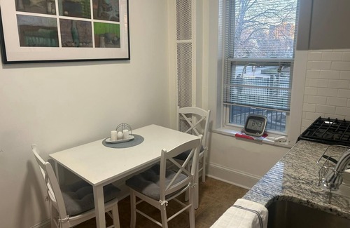 Union City Apartamento | 1 BR, 1 BA, 15 minutes from Manhattan! Cozy apartment close to bus to city.