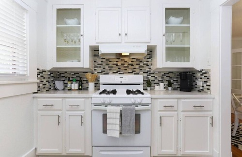 Midtown Casa | 1 BR/1BA Downtown, Riverwalk, Golf, Zoo & Pearl