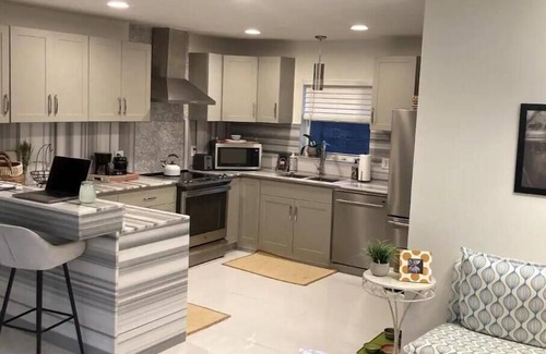 Boca Raton Casa | 1 BR/2 BA Quiet Single Family Home-Oasis w/pool