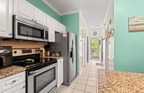 Myrtle Beach Condominio | 1 BR Condo with Water and golf Views!