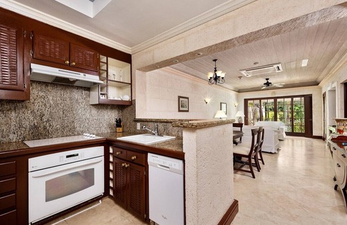 Ragged Point Complejo | 1 br Deluxe Penthouse with pool roof deck-Residences in the park