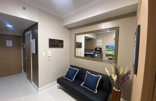 Pio del Pilar Condominio | 1 BR Fully Furnished Condo in Makati with Pool and Parking - Red Residences 1131