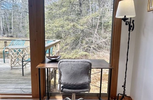 Bar Harbor Casa | 1 BR Home in Quiet Wooded Area in BH! [Art Studio]