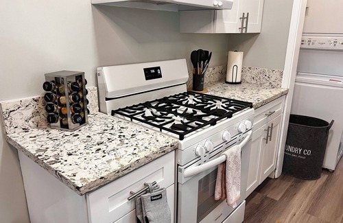 East Hollywood Apartamento | 1-BR Retreat in East Hollywood – Prime Location!