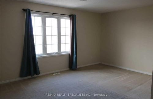 Brampton Casa | 1 Brampton Executive Suite- Great Location- Opp Plaza, Restaurants, Gym, Shopping