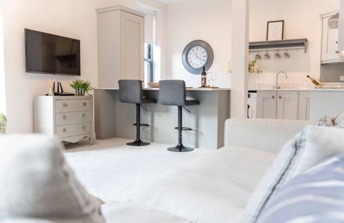 Lisnagunogue Apartamento | 1 Bryan Street · Stylish 1-bed newly refurbished modern apartment