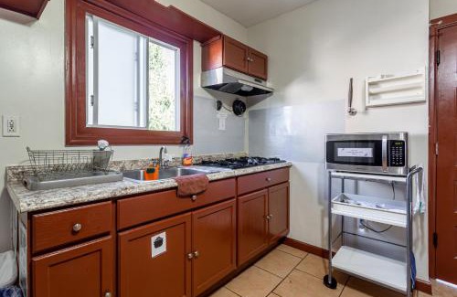Hillside Casa | 1 Bus Stop from Time Square-EWR Airport Room-Free Parking