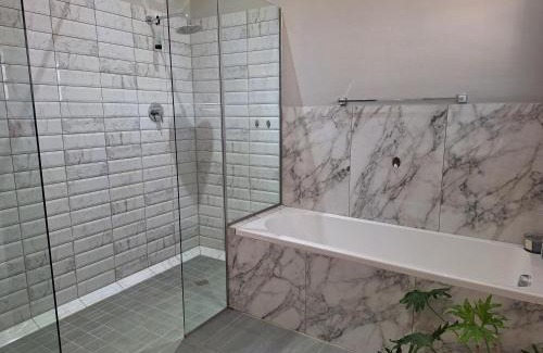 Oudtshoorn Casa | 1 CAMDEBO