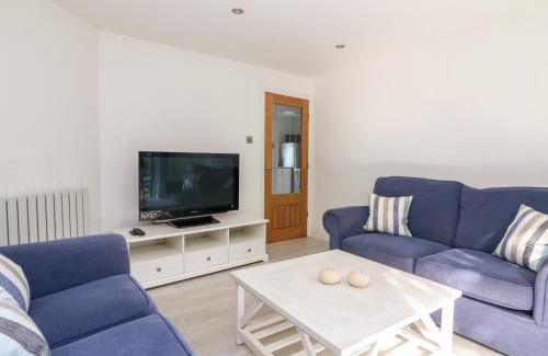 Salcombe Casa | 1 Camperdown Lodge