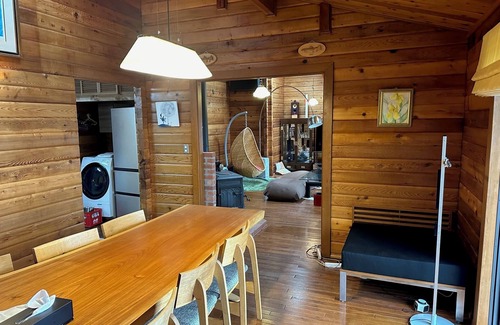 Shodoshima Cabaña | 1 couple per day Balcony with a view of the Seto Inland Sea, private space with friends and family, private time! (3 Western-style rooms and 1 Japanese-style room) Pets are allowed.