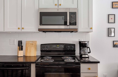 West Poplar Apartamento | 1 Cozy Haven near Historic Fishtown & Center City!