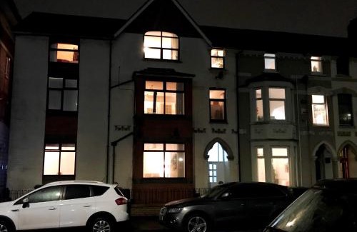 Riverside Apartamento | 1 Fitzhamon Embankment APARTMENTS opposite Principality Stadium - LONG STAY OFFER