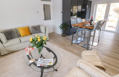 Pembroke Dock Casa | 1 GLOUCESTER WAY, pet friendly, with hot tub in Pembroke Dock