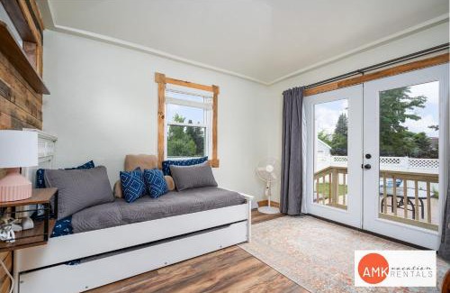 Holland Casa | 1 Happy Acre