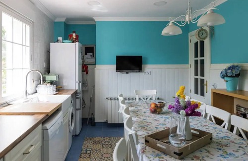 El Tiemblo Cabaña | ¡A 1 hora de Madrid! Casa ideal para familias/grupos con barbacoa. Zona de lagos