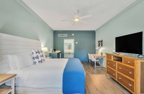 Crystal Beach Hotel | 1 cama King en hoteles Se aceptan mascotas!