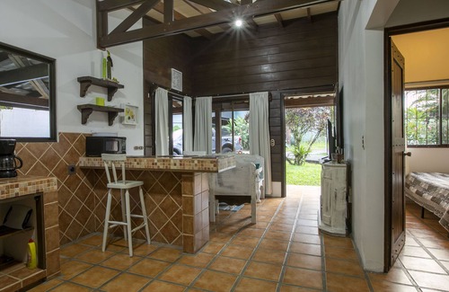 Barrio Pilo Apartamento | 1 km del parque de Fortuna, Piscina, Vista al Volcán, Zonas Verdes, Tours