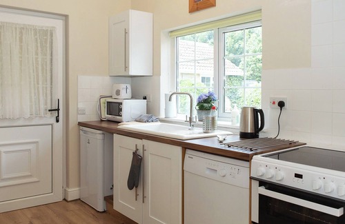 Radstock Cabaña | 1 Luckington Stables-W8321