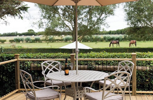 Radstock Cabaña | 1 Luckington Stables-W8321