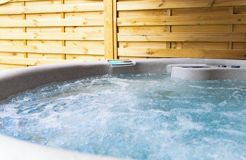 Radstock Cabaña | 1 Luckington Stables-W8321