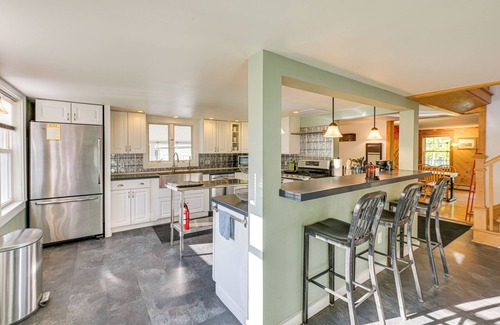 Southwest Harbor Casa | 1 Mi to Acadia National Park: Spacious Retreat!