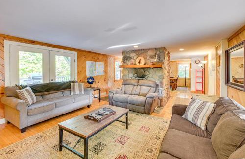 Southwest Harbor Casa | 1 Mi to Acadia National Park Spacious Retreat!