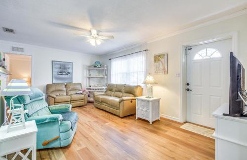 Cortez Casa | 1 Mi to Anna Maria Island Pet-Friendly Retreat