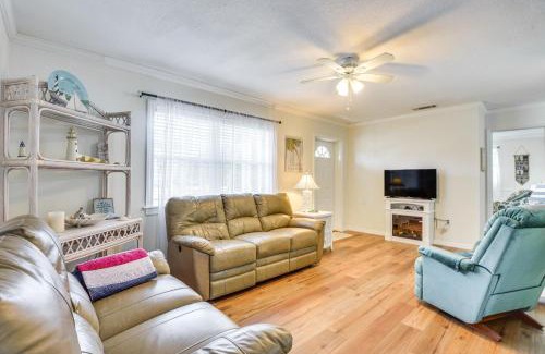 Cortez Casa | 1 Mi to Anna Maria Island Pet-Friendly Retreat