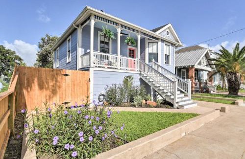 Galveston Casa | 1 Mi to Beach Coastal Cottage in Galveston