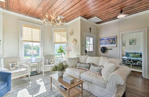 Galveston Casa | 1 Mi to Beach Coastal Cottage in Galveston