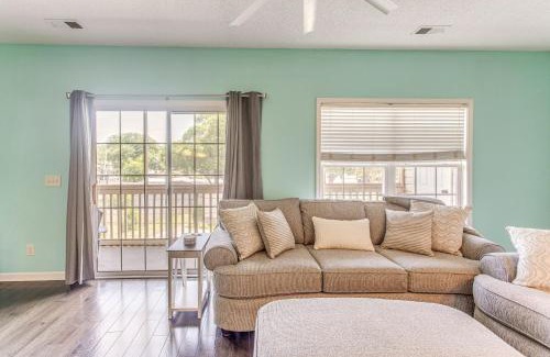 North Myrtle Beach Apartamento | 1 Mi to Beach Family Condo in North Myrtle Beach!