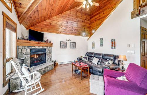 Charter Hills Casa | 1 Mi to Beech Mtn Ski Resort Cabin with Fire Pit