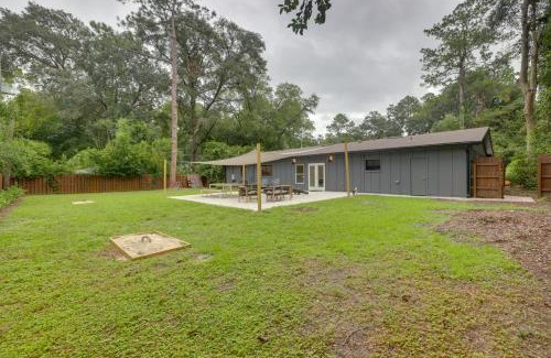Gainesville Casa | 1 Mi to Ben Hill Griffin Stadium Home with Patio!